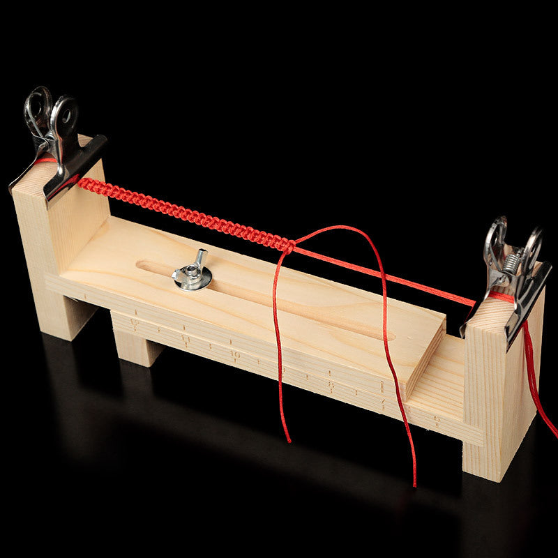 Apresentação de montagem de pulseiras com auxiliar