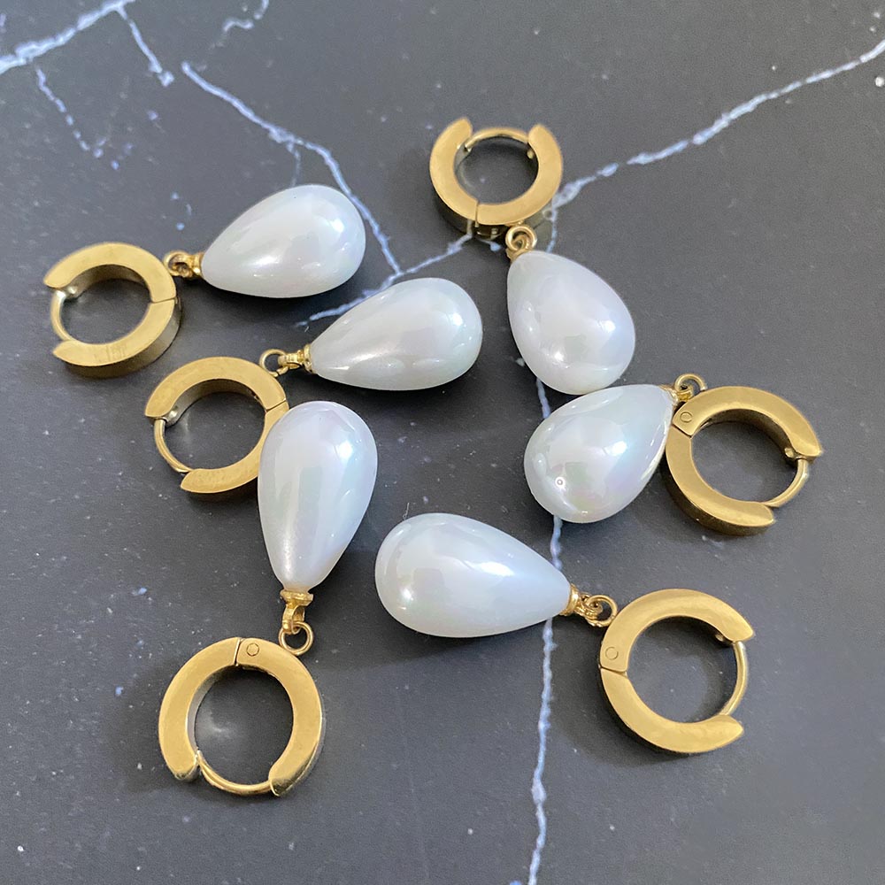 3 Pares Brincos Gota BR1167 em Fundo Preto