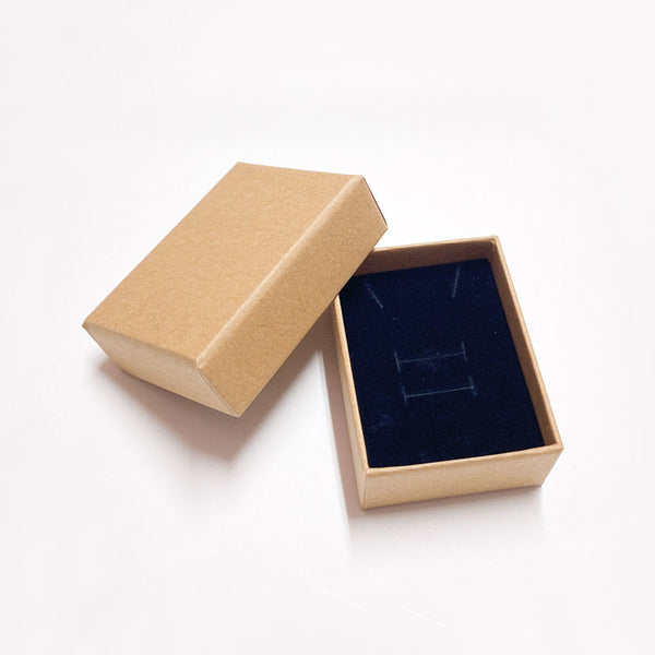 Caixa kraft com almofada para colar e brincos