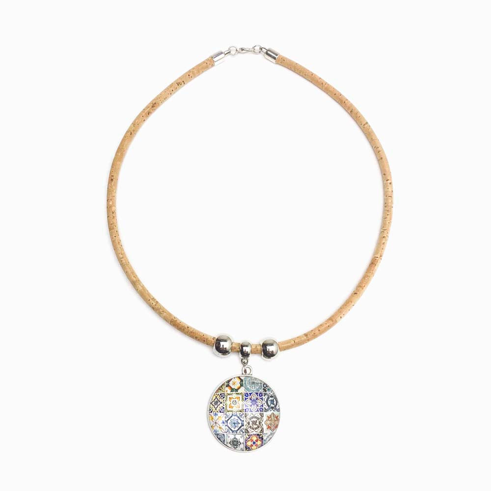 colar de cortiça com mandala azulejo
