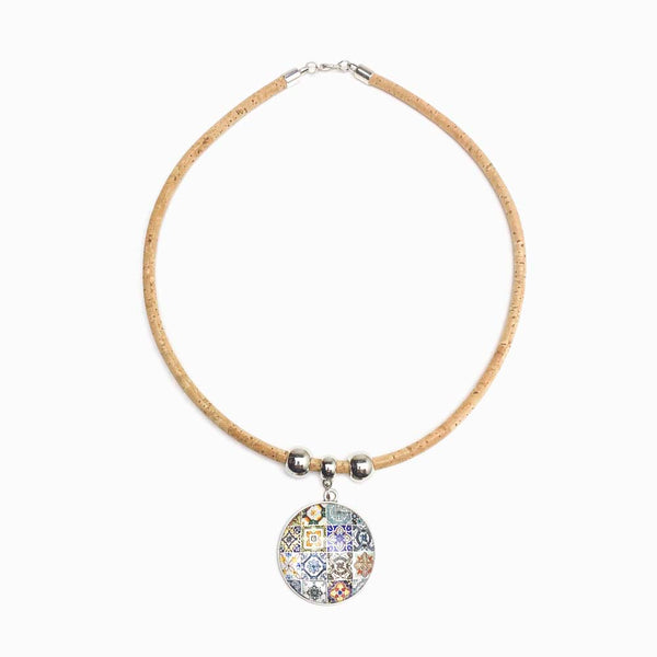 colar de cortiça com mandala azulejo