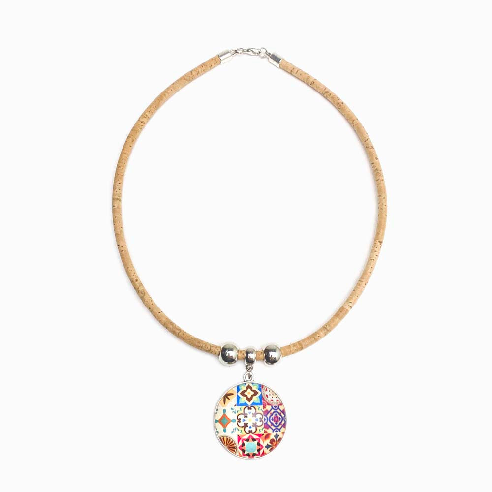 colar de cortiça com mandala azulejo