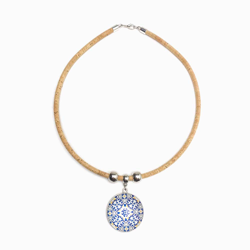 colar de cortiça com mandala azulejo