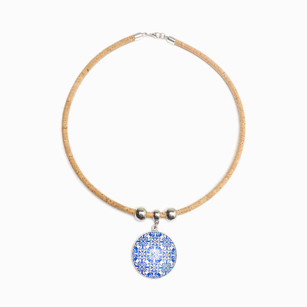 colar de cortiça com mandala azulejo