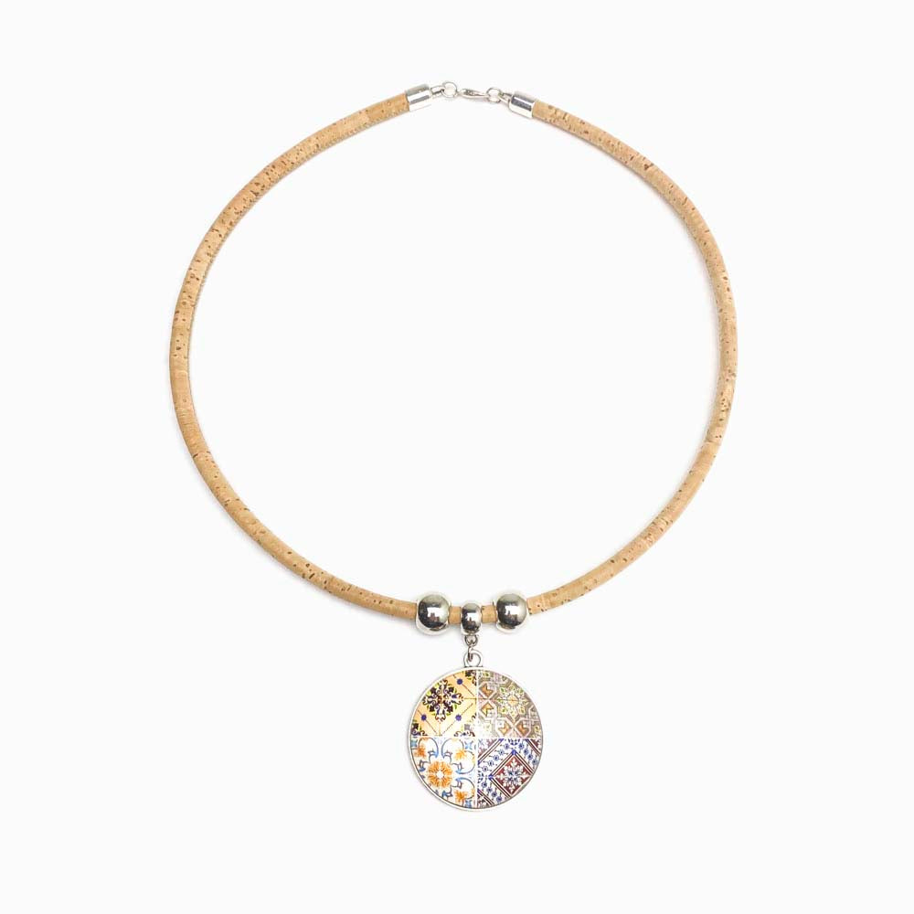 colar de cortiça com mandala azulejo