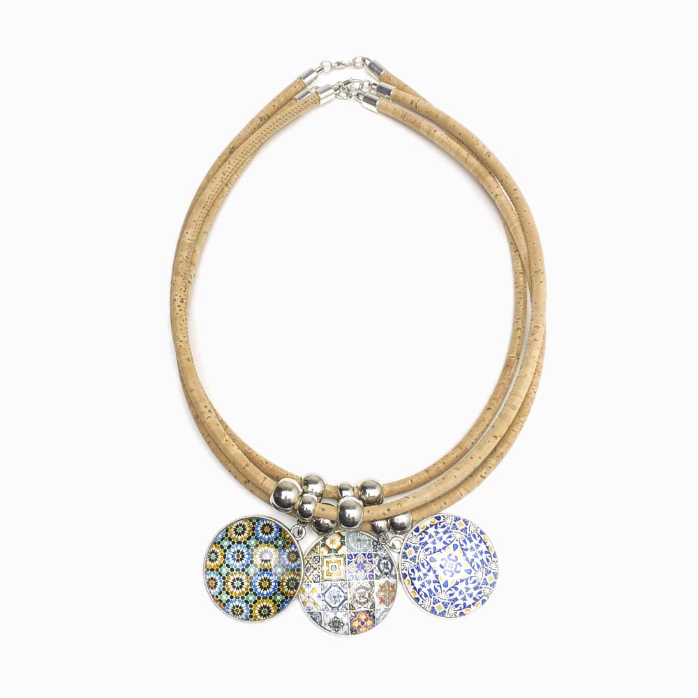 3 colares de cortiça com mandala azulejo