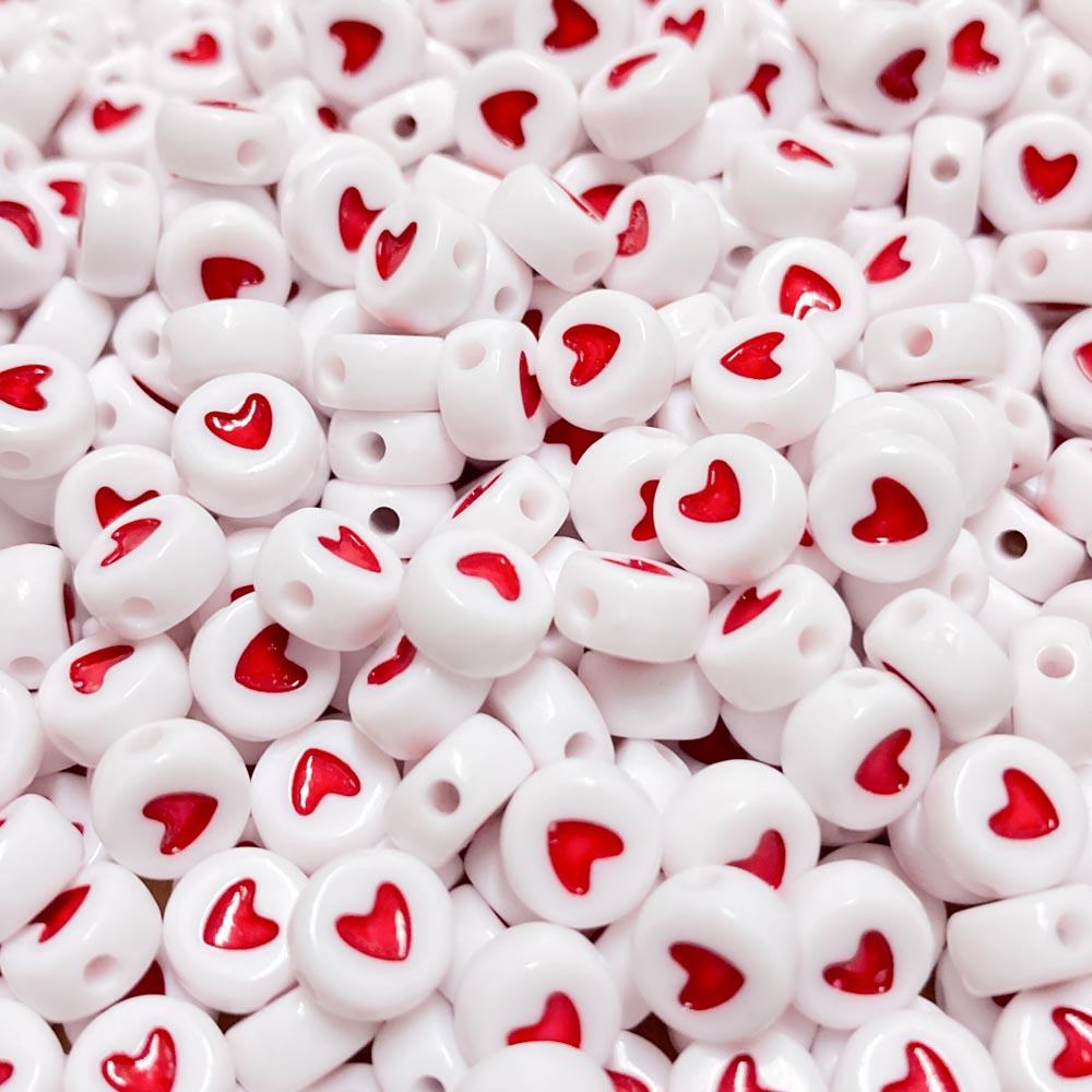Contas acrílicas com coração