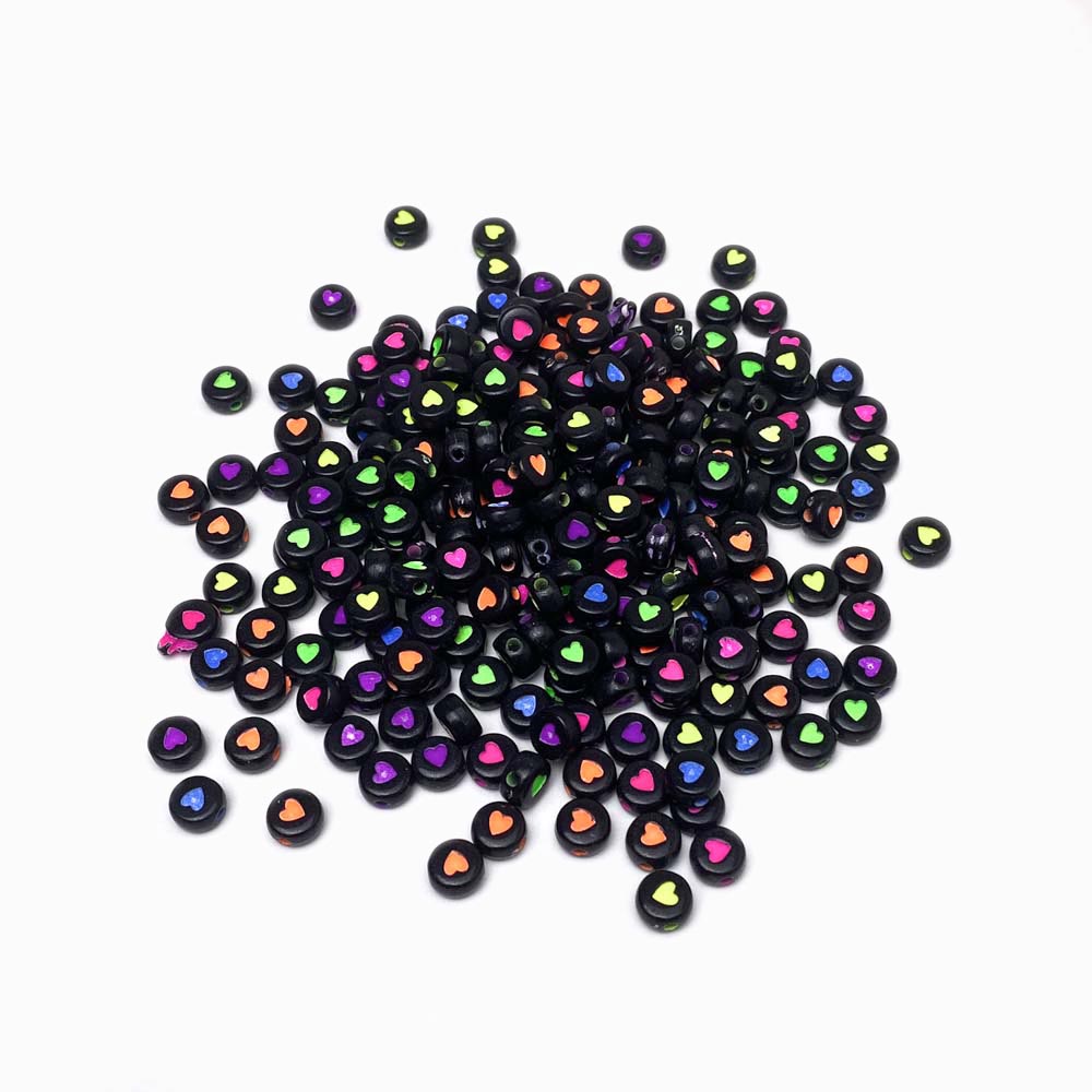 Contas acrílicas com coração