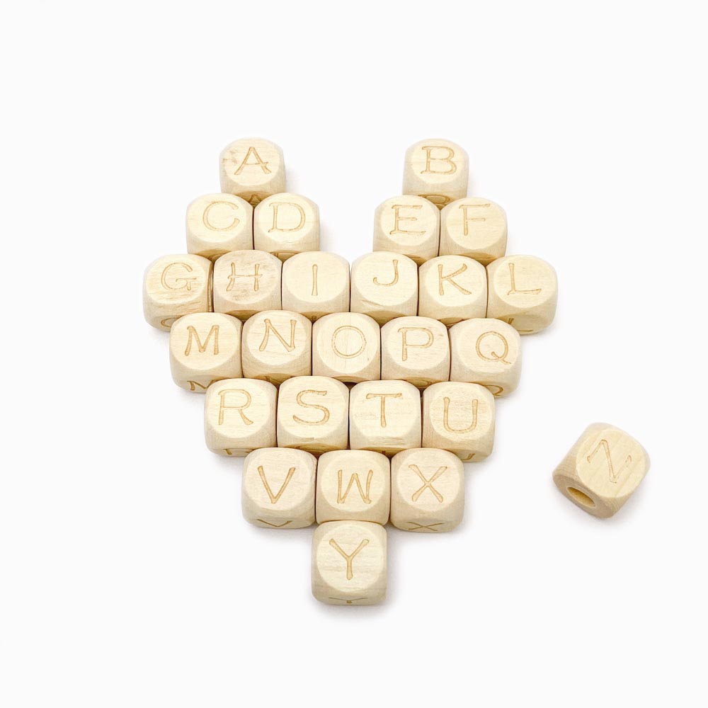 Contas de madeira com letras 12mm
