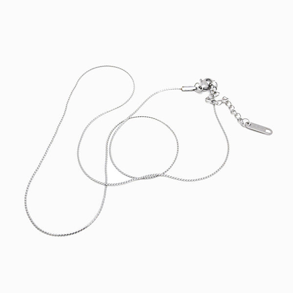 Fio achatado em aço inox prateado