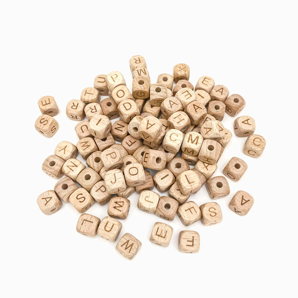 Letras em madeira de faia 12mm com fundo branco