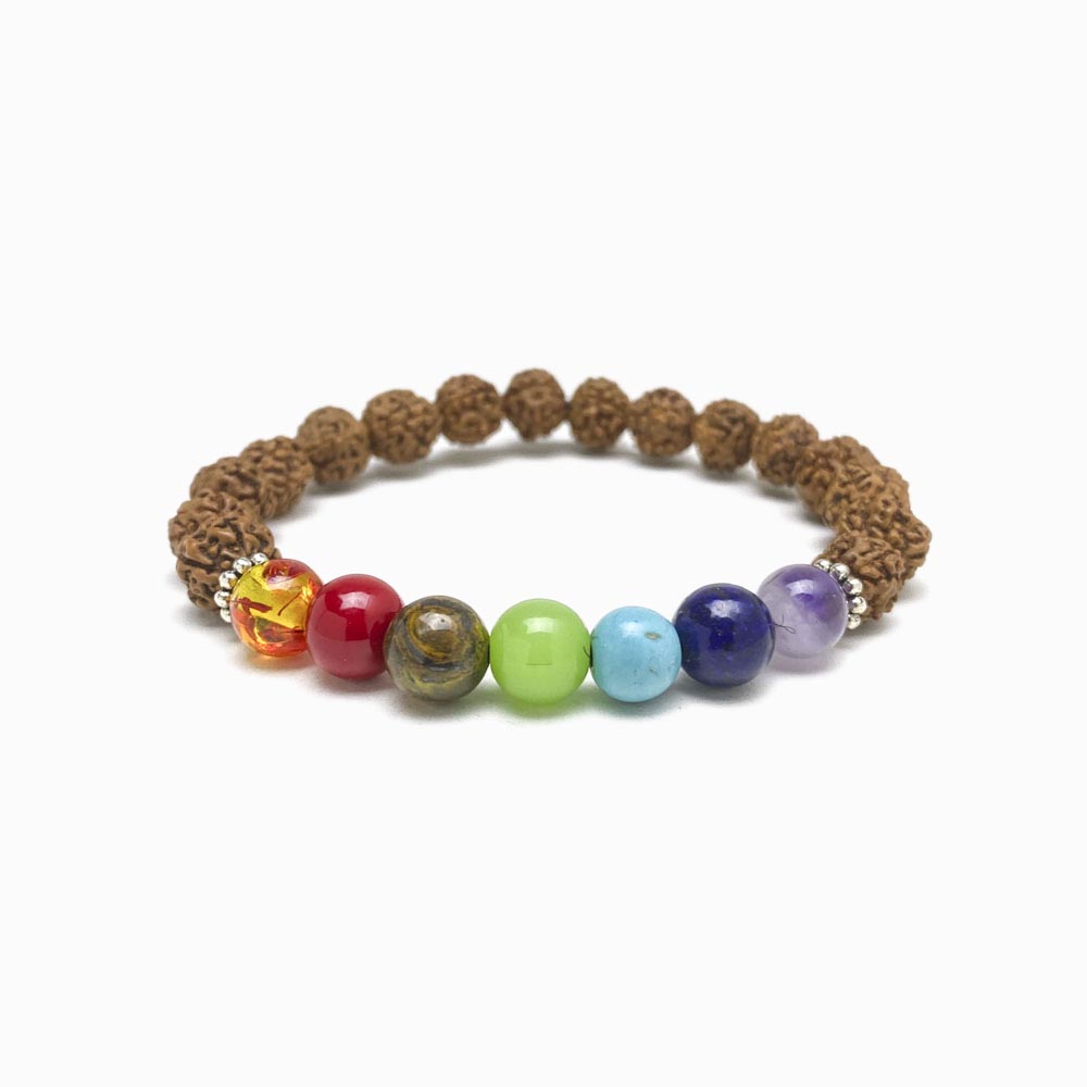 pulseira 7 chakras com rudraksha 8mm com fundo branco