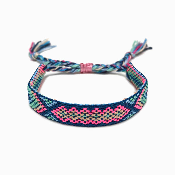 Pulseira macramé colorida