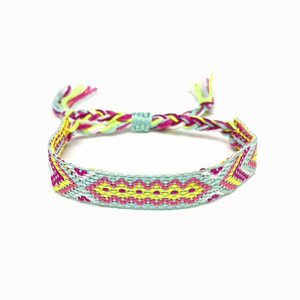 Pulseira macramé colorida