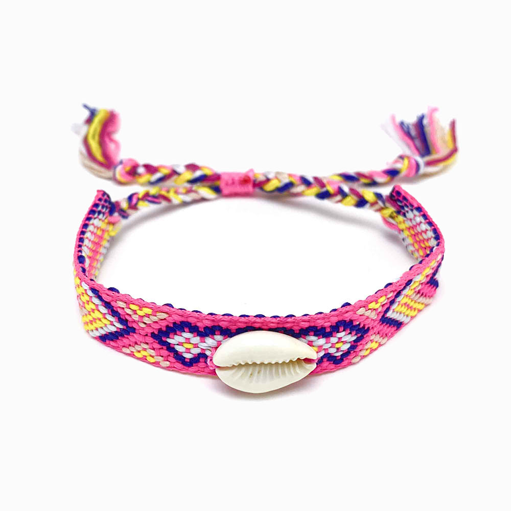 Pulseira macramé de algodão com búzio