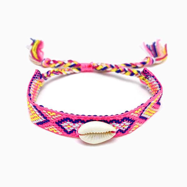 Pulseira macramé de algodão com búzio
