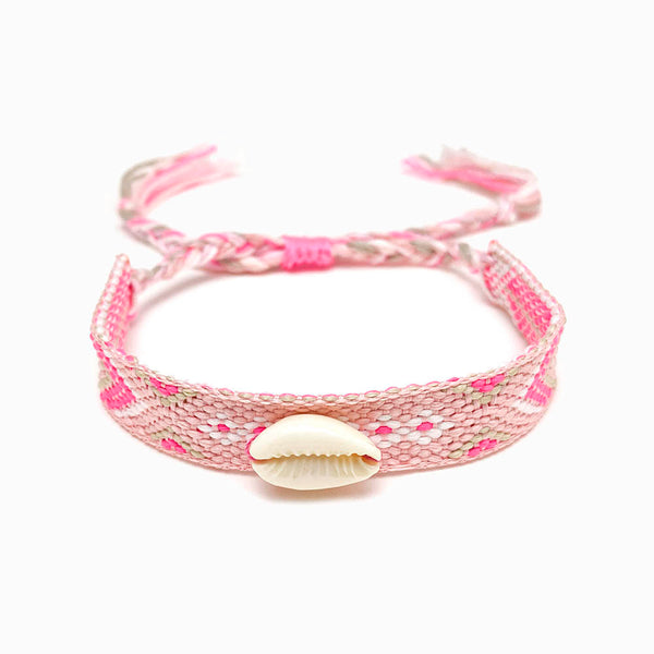 Pulseira macramé de algodão com búzio