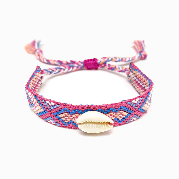 Pulseira macramé de algodão com búzio
