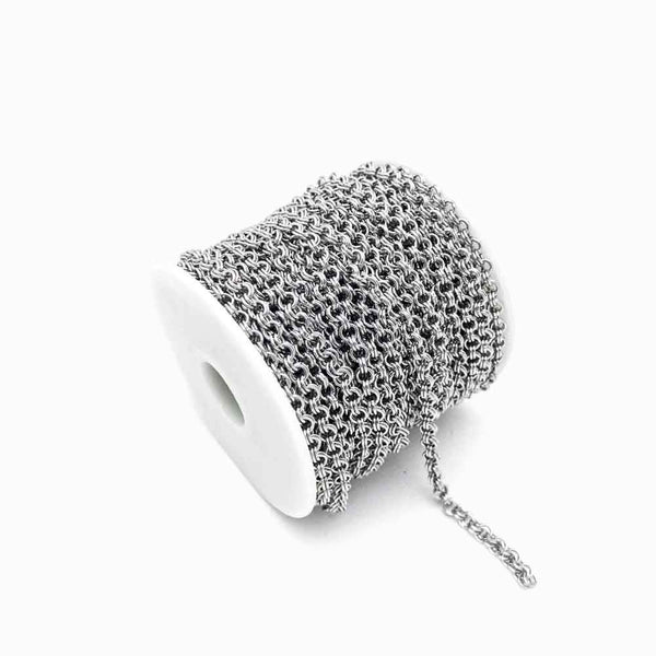 Corrente aço inox argolas duplas prateado com fundo branco