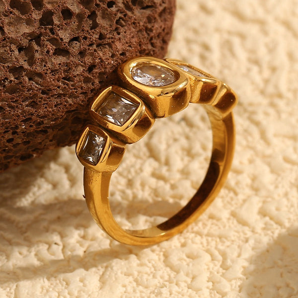 Anel Vintage com Zircónia em Aço Inoxidável